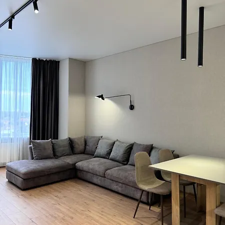 Fontaine Spacious On Lvovskaya Apartment *