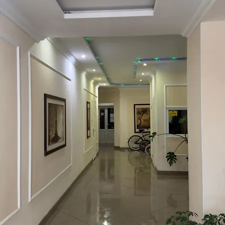 Fontaine Spacious On Lvovskaya Apartment